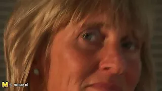 Tema väikesed tissid sugu magustatud tavaliselt