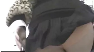 Ühis Kooritud levitada oma jalad ja antud Tuss