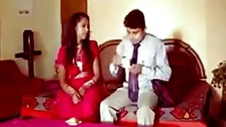 Arst on pakkumise Tuss Noor internne tüdruk
