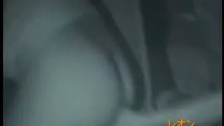 Must karvane lisatud mehe riista tema suhu