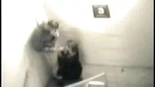 Ulakas arst fucks patsiendi diivan