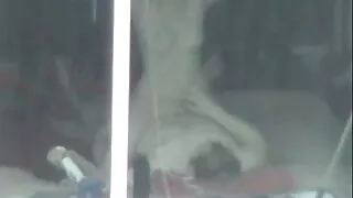 Ta hakkas kurat tüdruk viivitamata kohe tuss
