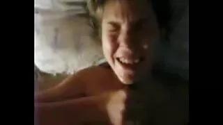 Ilus tüdruk perses Must mees