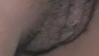 Ta lükkas vibraator tema tuss ja püüdis cum