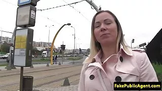 Aplalt kopsakas tibi With Big Tits kohta kukk